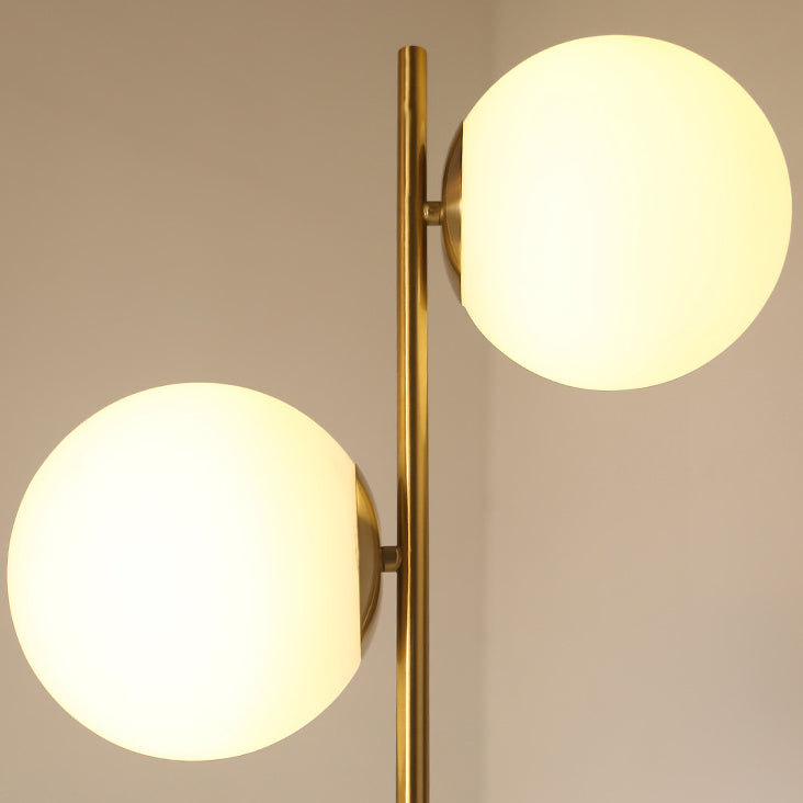 Zeitgenössische nordische Marmor-Metall- und Glas-Rund-Stehlampe mit 2 Lichtern für Wohnzimmer und Schlafzimmer 