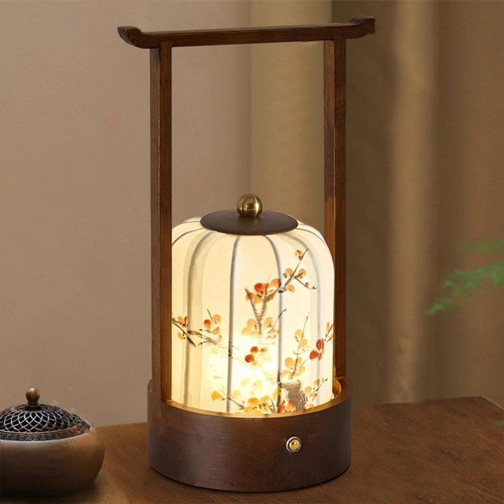 Lámpara de mesa LED con carga USB de tela, madera de roble, forma cilíndrica, diseño tradicional chino de flor de ciruelo, hojas de bambú y caqui, para salón y dormitorio 