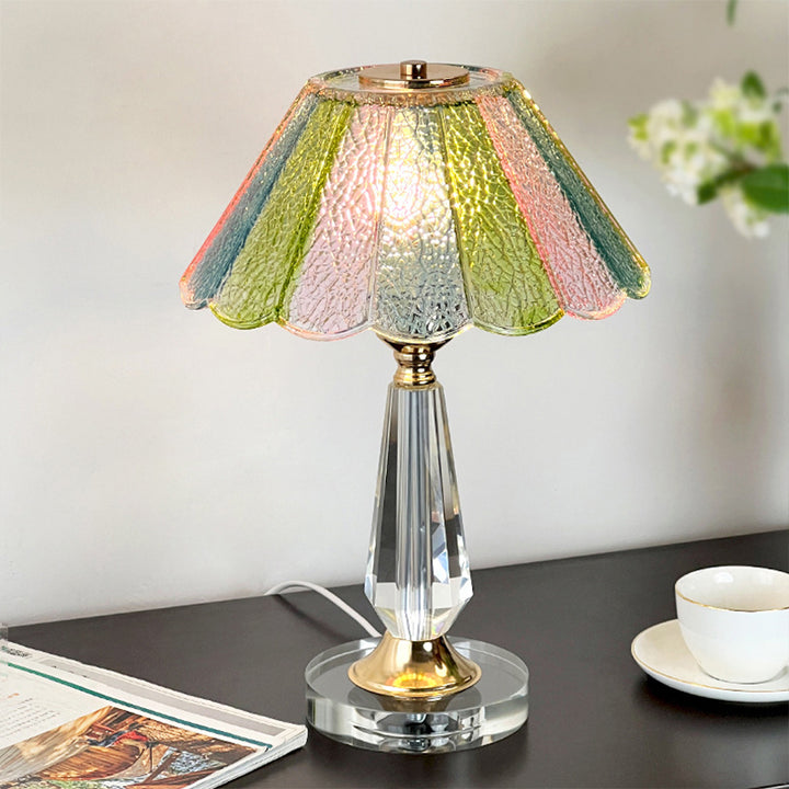 Traditionelle 1-flammige Tischlampe aus französischem Glas, Kristall und Legierung mit rundem Rüschendesign für das Schlafzimmer 
