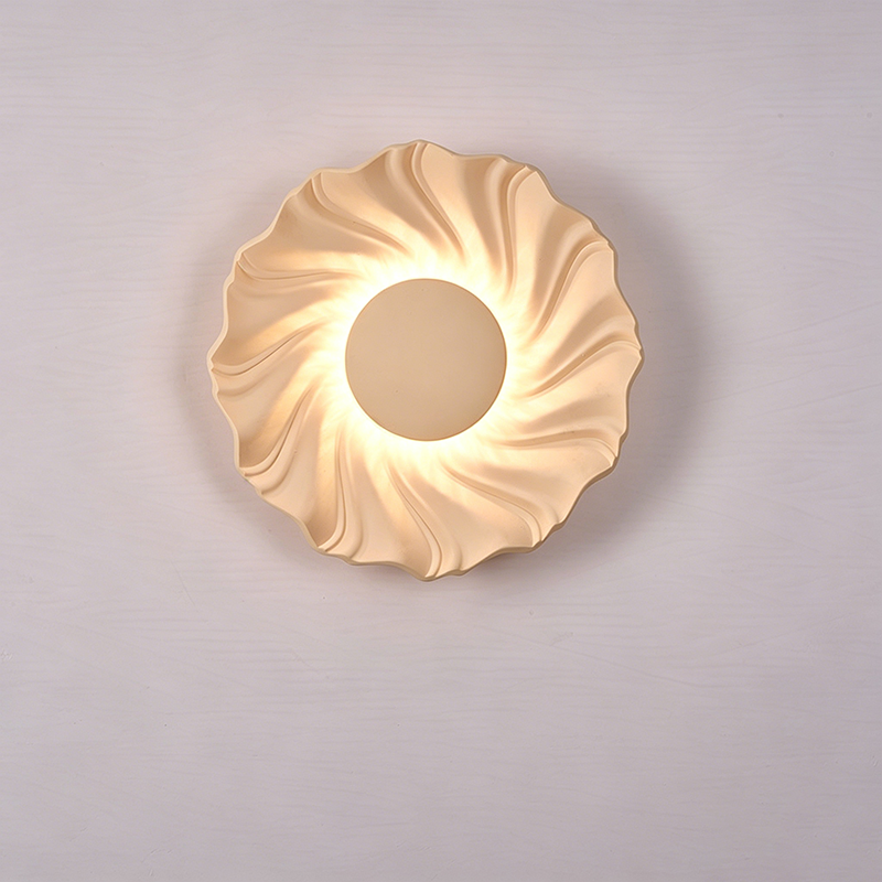 Modern Art Deco Resin Swirl-Shaped LED Wall Sconce Lamp For Living Room