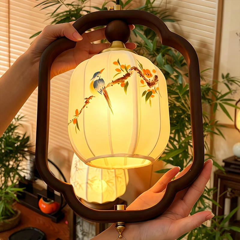 Traditional Chinese Oak Wood Fabric Lantern-Shaped 1-Light Pendant Light For Living Room