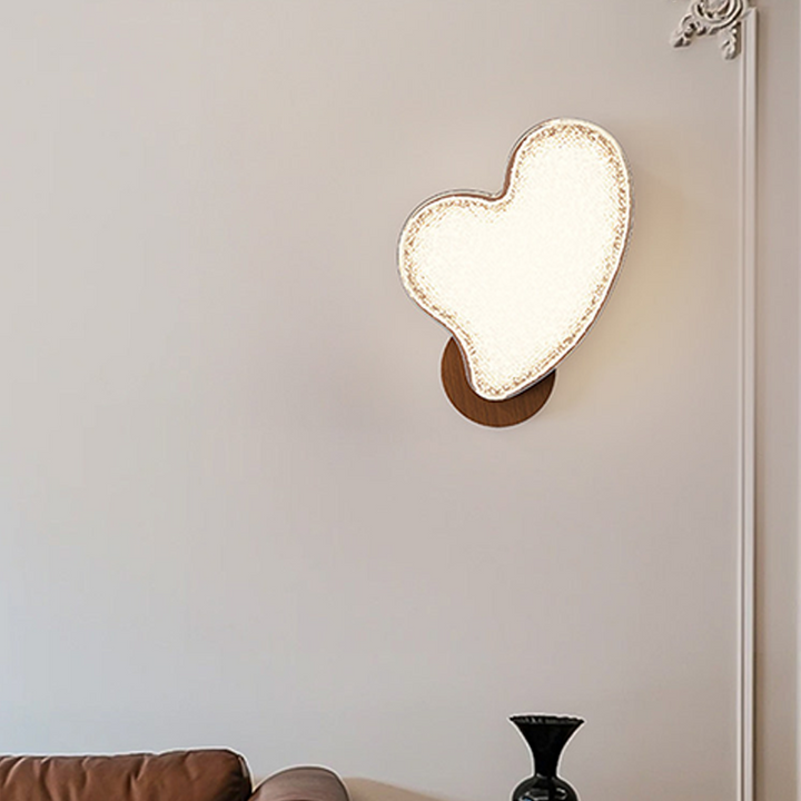 Moderne nordische LED-Wandleuchte in Herzform aus Acryl mit Metall für Wohnzimmer &amp; Schlafzimmer 