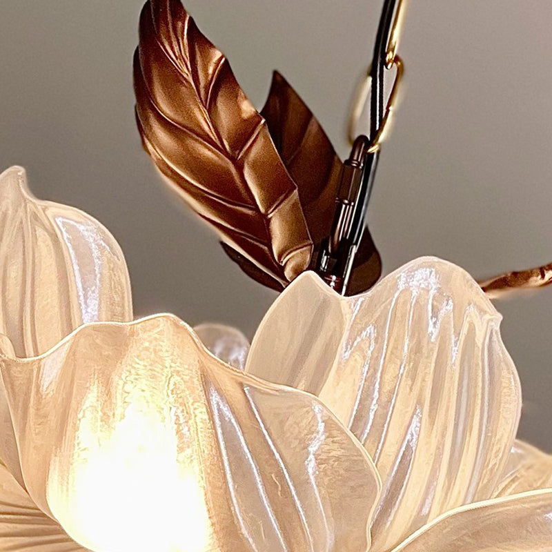 Lámpara colgante de 6 luces con pétalos de acrílico y metal de estilo francés tradicional para sala de estar y comedor 