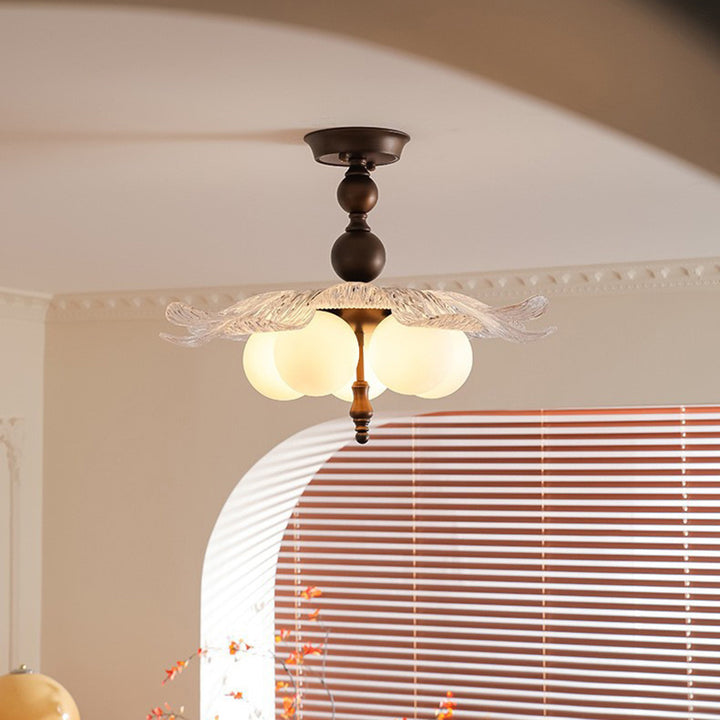 Zeitgenössische halbflache 5-flammige Deckenleuchte im Retro-Stil aus Eisen, Acryl und Glas in Knospenform für das Wohnzimmer 