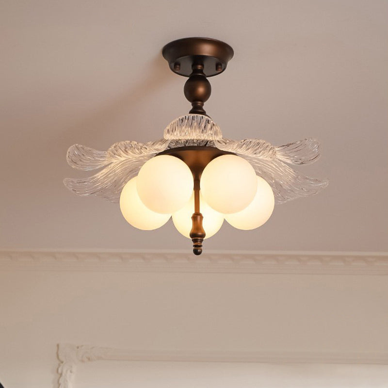 Zeitgenössische halbflache 5-flammige Deckenleuchte im Retro-Stil aus Eisen, Acryl und Glas in Knospenform für das Wohnzimmer 