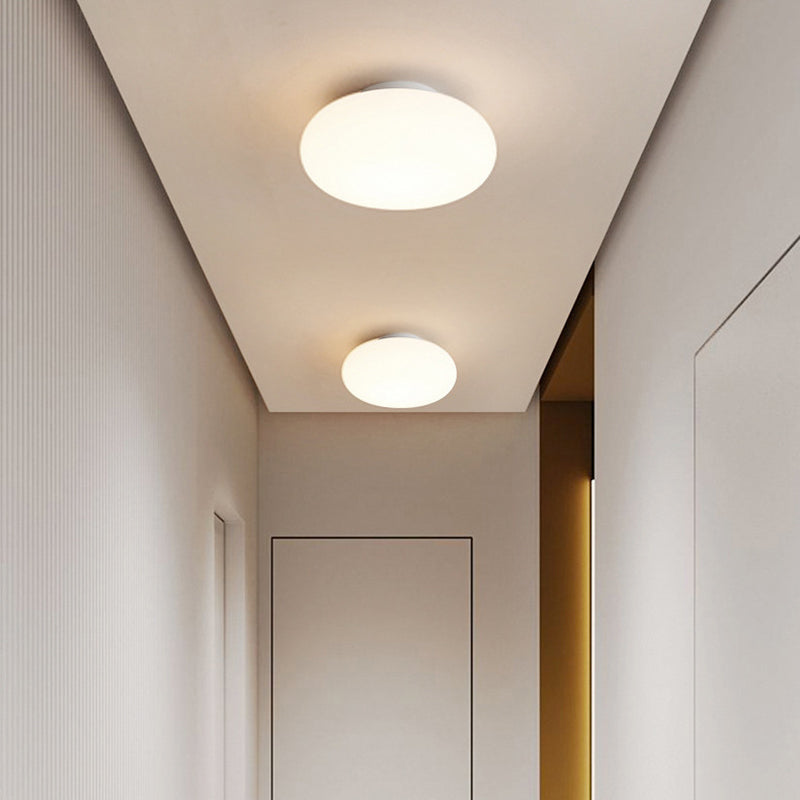 Moderna Minimalista Lámpara de Techo LED Montaje Semi-empotrado en Forma de Manzana de Hierro y PE para Dormitorio y Sala de Estar 