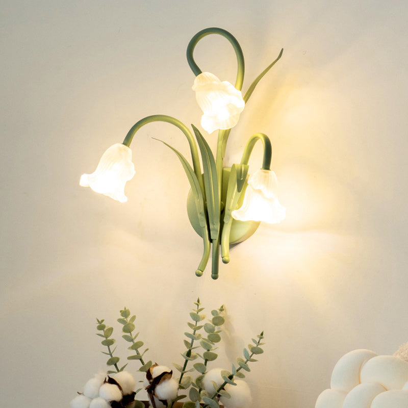 Applique murale contemporaine en verre créatif rond en fer à 3 lumières avec feuilles de fleurs pour chambre et salon 
