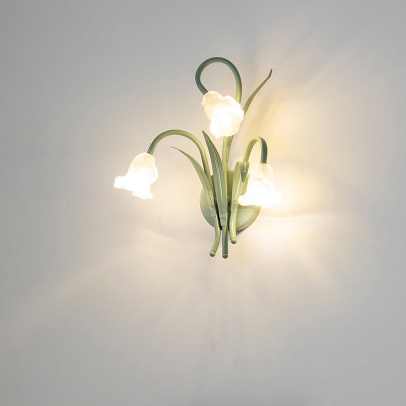 Applique murale contemporaine en verre créatif rond en fer à 3 lumières avec feuilles de fleurs pour chambre et salon 