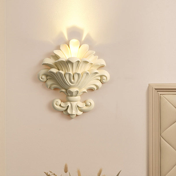 Applique murale 1 lumière en résine, verre, métal et coquille sculptée de style vintage traditionnel pour chambre et salon 