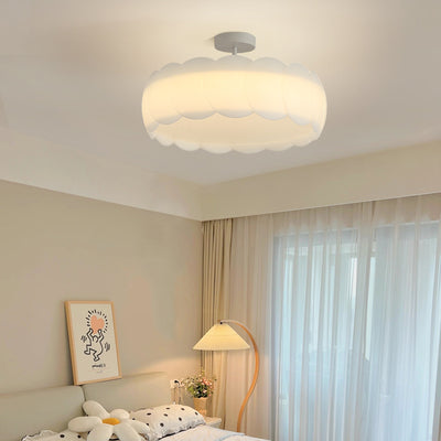 Zeitgenössische kreative Metall-PE-Rundwelle LED-Deckenleuchte für Schlafzimmer & Wohnzimmer 