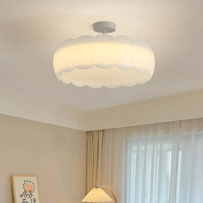 Zeitgenössische kreative Metall-PE-Rundwelle LED-Deckenleuchte für Schlafzimmer & Wohnzimmer 