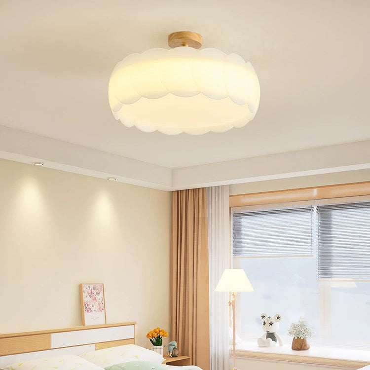 Moderne minimalistische PE Eisen wellige runde LED-Deckenleuchte zur halbeingebauten Montage für Schlafzimmer und Wohnzimmer 