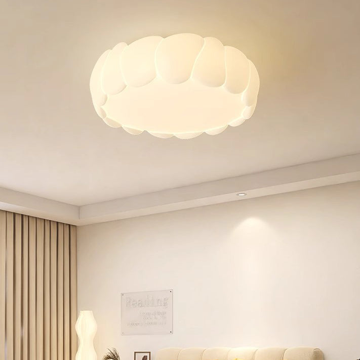 Luz de techo empotrada LED redonda de burbuja de crema de hierro PE creativa contemporánea para dormitorio y sala de estar 