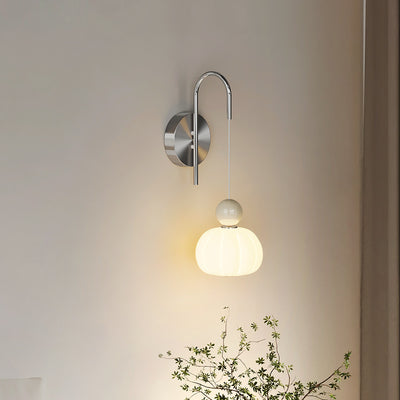 Lámpara de pared LED con forma de calabaza de hierro PE escandinavo contemporáneo para dormitorio y sala de estar 