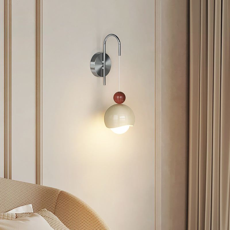 Lámpara de pared LED con forma de calabaza de hierro PE escandinavo contemporáneo para dormitorio y sala de estar 