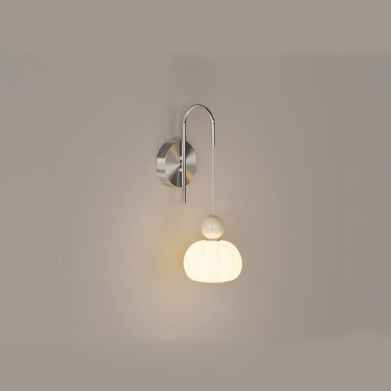 Lámpara de pared LED con forma de calabaza de hierro PE escandinavo contemporáneo para dormitorio y sala de estar 