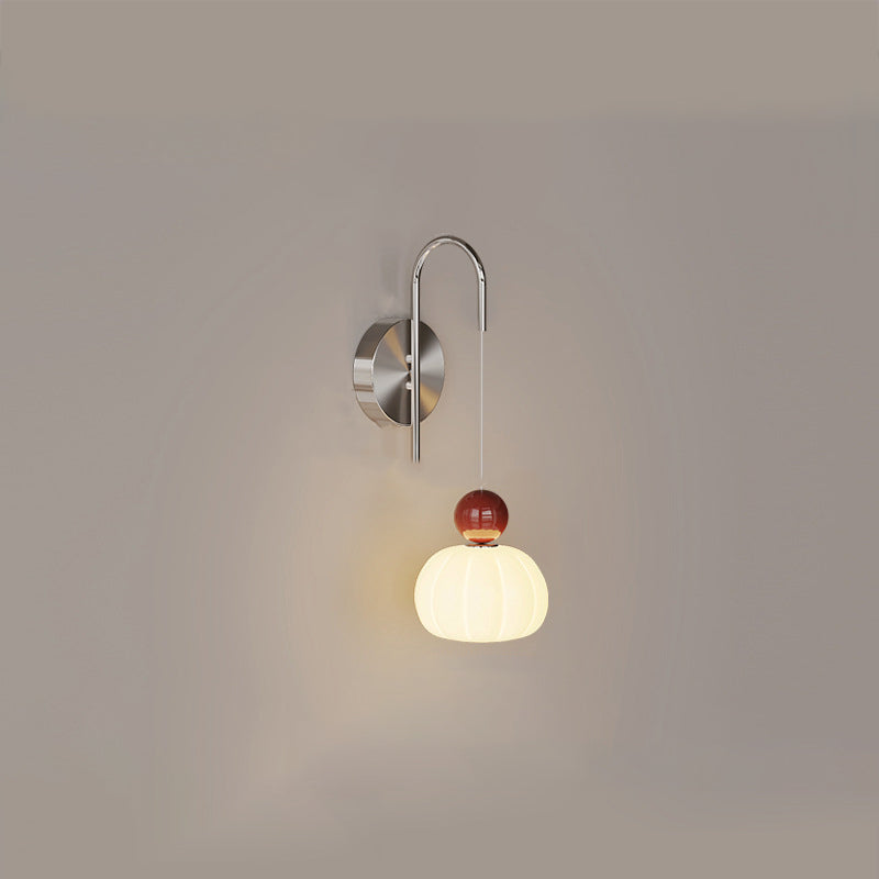 Lámpara de pared LED con forma de calabaza de hierro PE escandinavo contemporáneo para dormitorio y sala de estar 