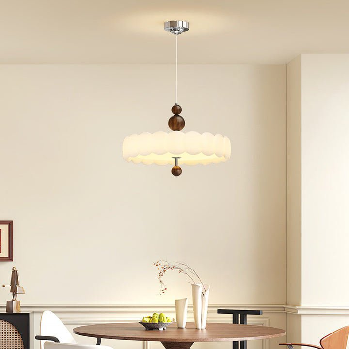 Traditioneller französischer PE Eisen-Creme-Bewegungs-Globus-LED-Kronleuchter für Schlafzimmer &amp; Wohnzimmer 