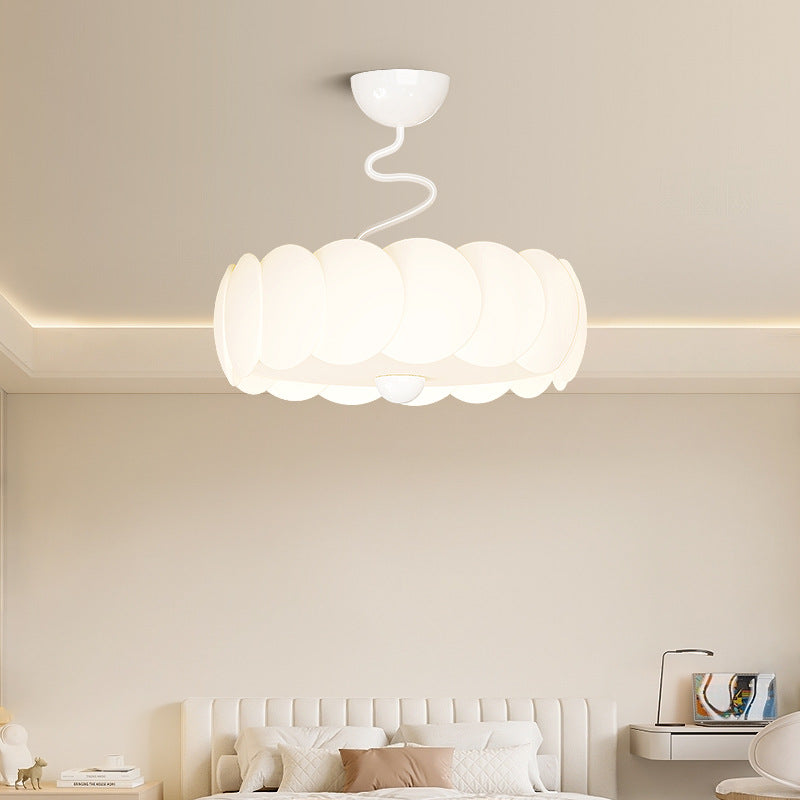 Moderne minimalistische PE-Eisen gebogene runde LED-Deckenleuchte für Schlafzimmer und Wohnzimmer 