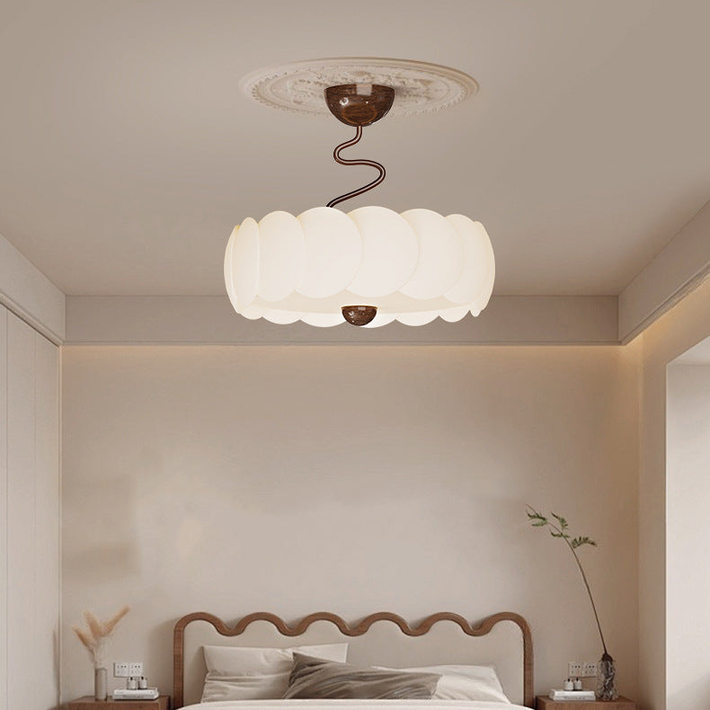 Moderne minimalistische PE-Eisen gebogene runde LED-Deckenleuchte für Schlafzimmer und Wohnzimmer 