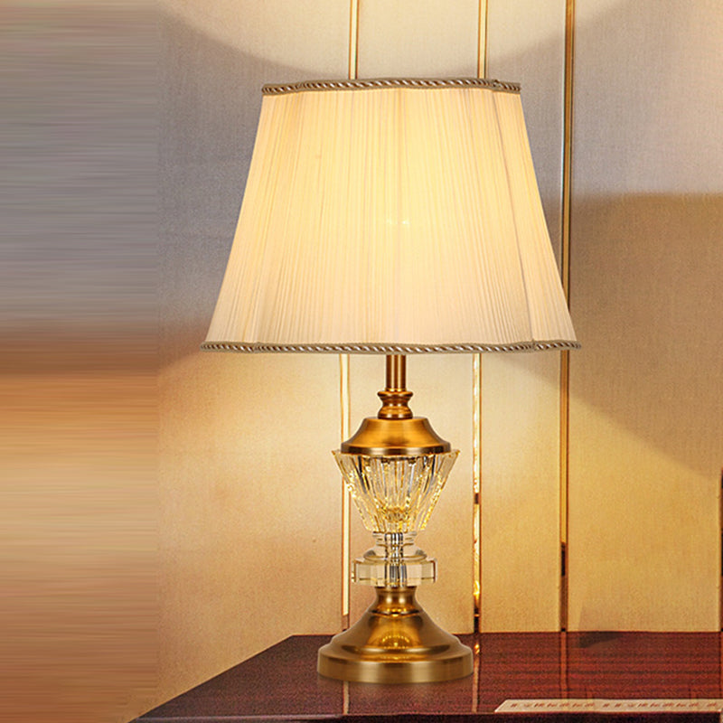 Moderne Luxus Kristall Stoff Metall Trapez Runde Ventilator Form 1-Licht Tischlampe Für Schlafzimmer &amp; Wohnzimmer 