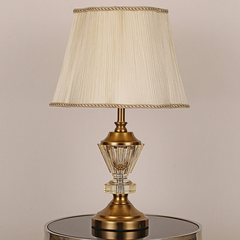 Moderne Luxus Kristall Stoff Metall Trapez Runde Ventilator Form 1-Licht Tischlampe Für Schlafzimmer &amp; Wohnzimmer 