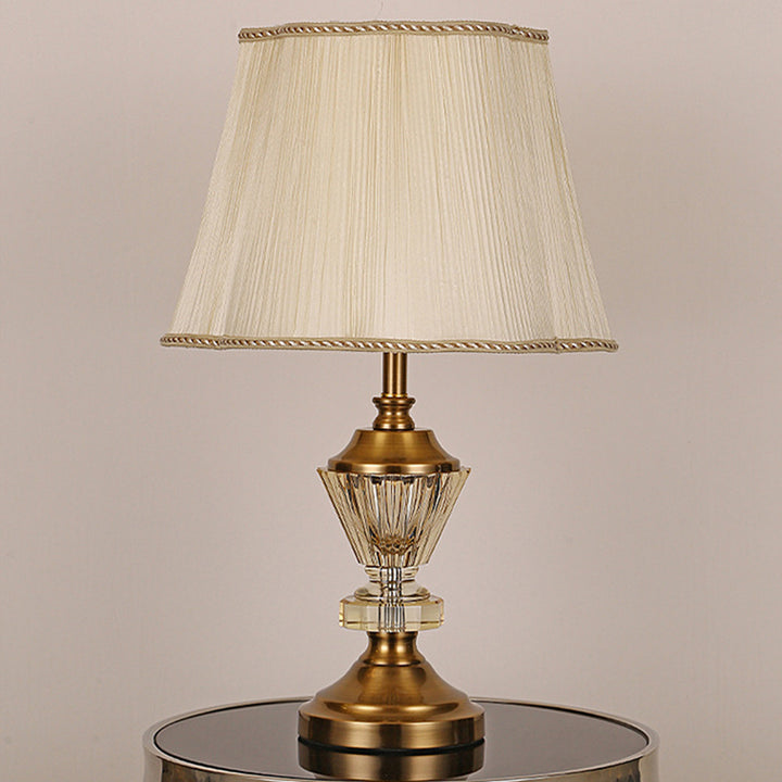 Moderne Luxus Kristall Stoff Metall Trapez Runde Ventilator Form 1-Licht Tischlampe Für Schlafzimmer &amp; Wohnzimmer 