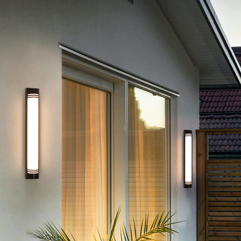 Moderne minimalistische Wandleuchte aus Acryl und Edelstahl mit rechteckigen Streifen und LED für den Außenbereich 