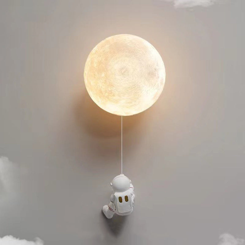 Moderne Art Deco PLA Harz Eisen Astronaut Planet Design 1-Licht Wandleuchte für Schlafzimmer & Wohnzimmer 
