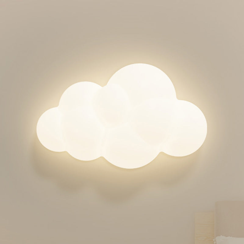 Applique murale LED en forme de nuage en fer créatif contemporain pour chambre à coucher et salon 