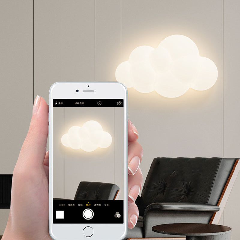 Applique murale LED en forme de nuage en fer créatif contemporain pour chambre à coucher et salon 