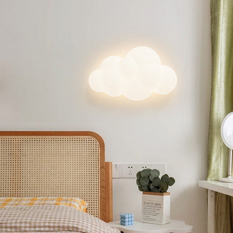 Applique murale LED en forme de nuage en fer créatif contemporain pour chambre à coucher et salon 
