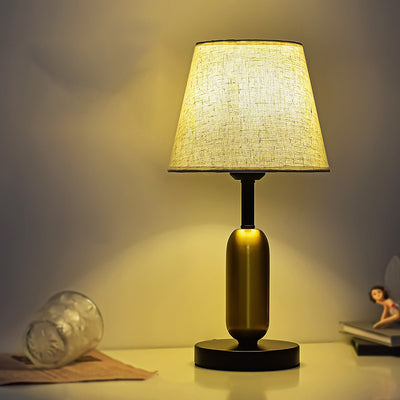 Zeitgenössische skandinavische Stoff-Metall-Ventilator-förmige runde Zylinder-LED-Tischlampe für das Schlafzimmer 