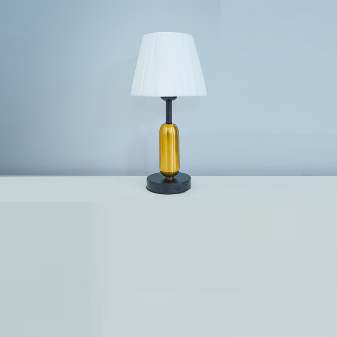 Zeitgenössische skandinavische Stoff-Metall-Ventilator-förmige runde Zylinder-LED-Tischlampe für das Schlafzimmer 