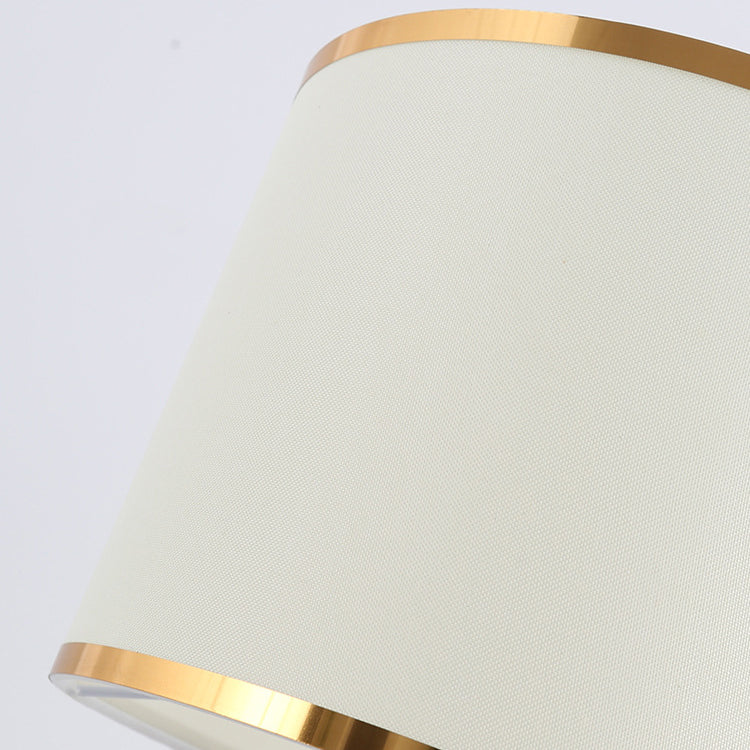 Zeitgenössische kreative Stoff-Metall-Marmor-Gebogene runde 1-Licht-Tischlampe für das Schlafzimmer 