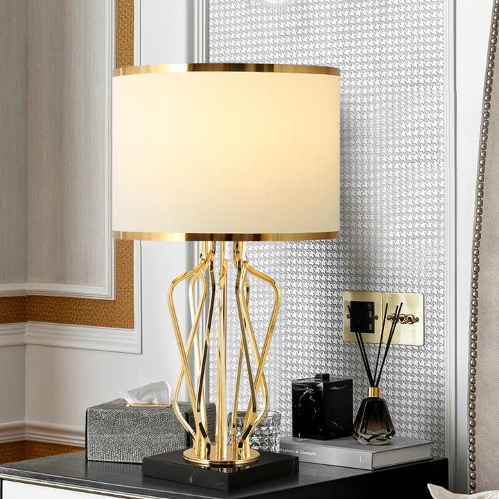 Zeitgenössische kreative Stoff-Metall-Marmor-Gebogene runde 1-Licht-Tischlampe für das Schlafzimmer 