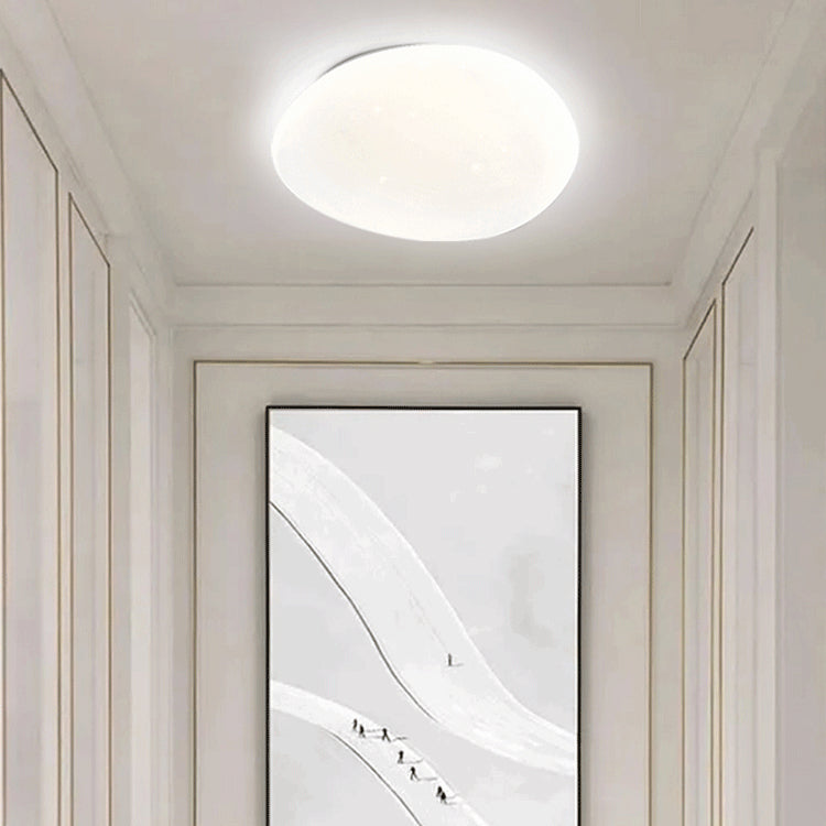 Plafonnier LED moderne minimaliste en métal et acrylique en forme de galet pour chambre 
