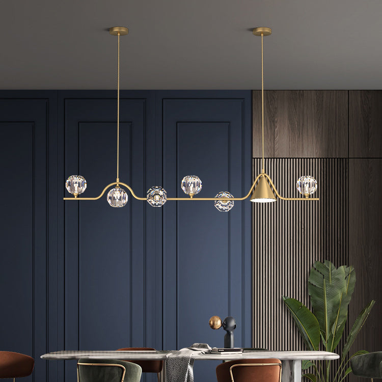 Candelabro lineal LED cónico de latón y cristal escandinavo contemporáneo para comedor 