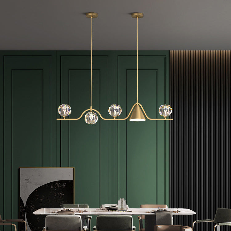 Candelabro lineal LED cónico de latón y cristal escandinavo contemporáneo para comedor 
