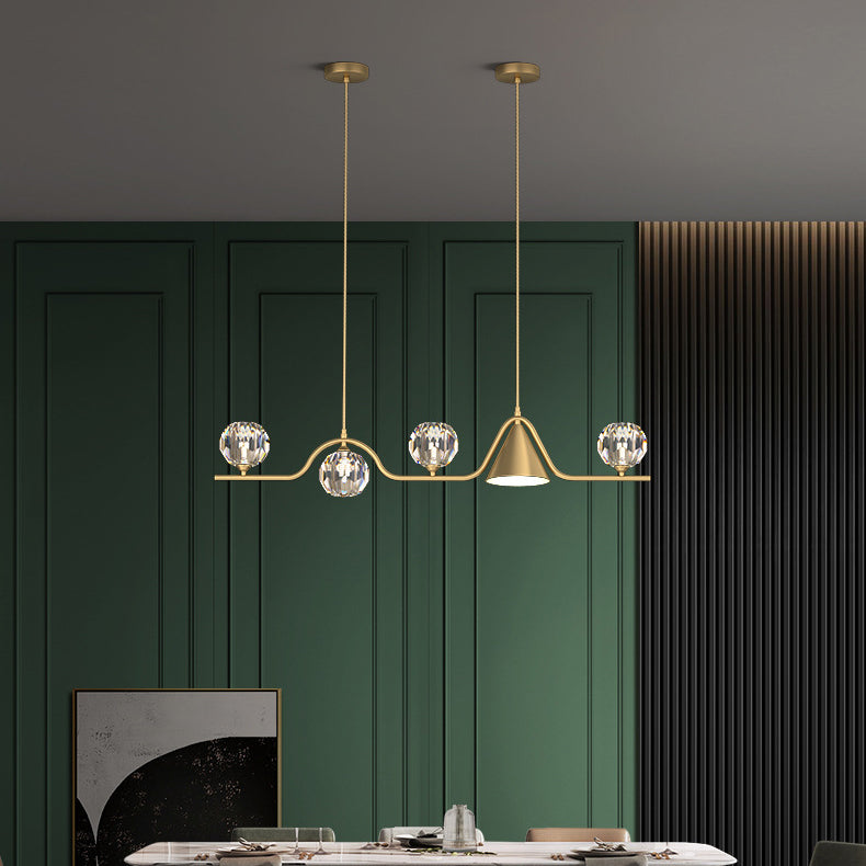 Candelabro lineal LED cónico de latón y cristal escandinavo contemporáneo para comedor 