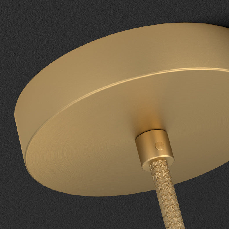 Candelabro lineal LED cónico de latón y cristal escandinavo contemporáneo para comedor 