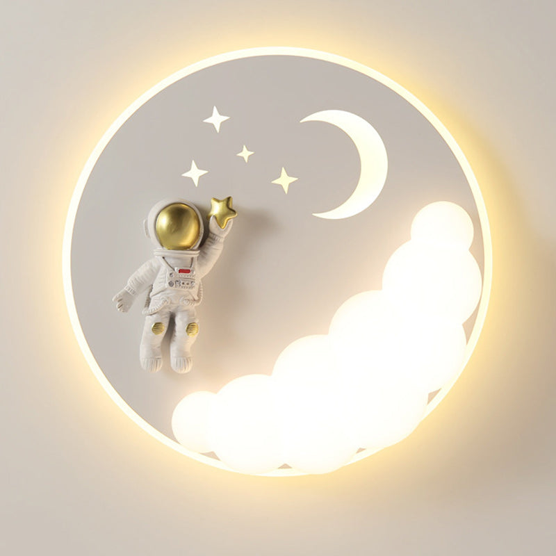 Moderne Art Deco Acryl Eisen Astronaut Meerjungfrau Engel Runde LED Deckenleuchte für Schlafzimmer 