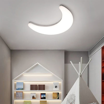 Moderne minimalistische Acryl-Messing-Halbmond-LED-Wandleuchte für das Schlafzimmer 