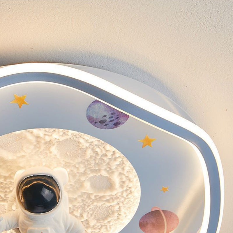 モダンアールデコキッズシリコン樹脂鉄製宇宙飛行士惑星型ラウンドLEDフラッシュマウント天井灯ベッドルーム用 