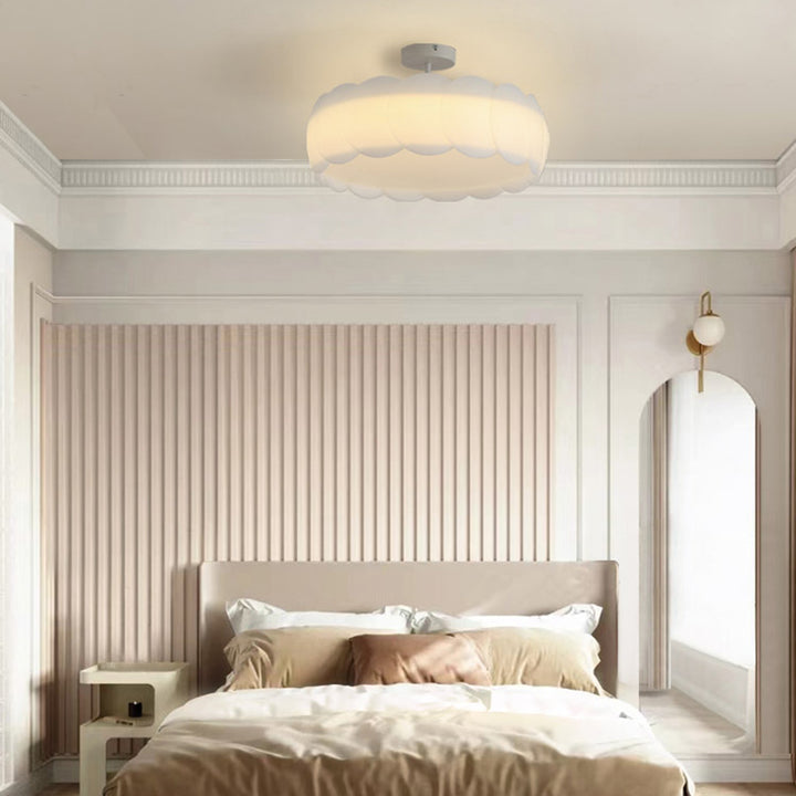 Moderne minimalistische Metall-PE-runde wellige LED-Deckenleuchte für das Schlafzimmer 