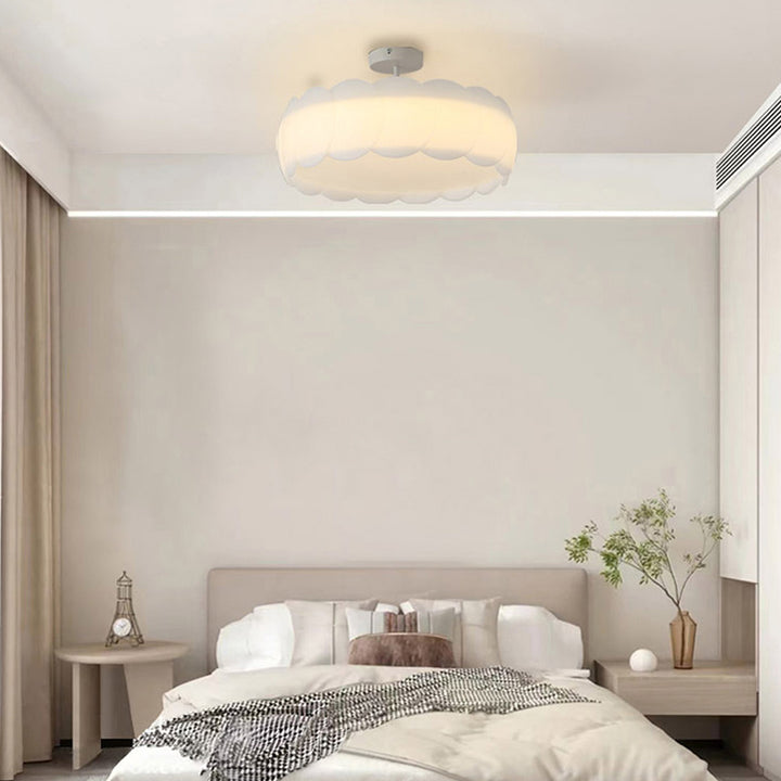 Moderne minimalistische Metall-PE-runde wellige LED-Deckenleuchte für das Schlafzimmer 