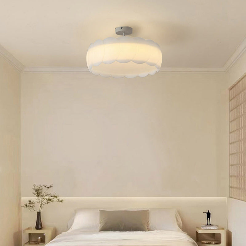 Moderne minimalistische Metall-PE-runde wellige LED-Deckenleuchte für das Schlafzimmer 