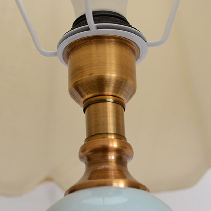 Lampe de table 1 lumière en laiton chinois traditionnel en céramique tissu en forme d&