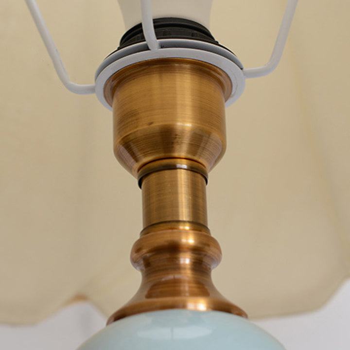 Lampe de table 1 lumière en laiton chinois traditionnel en céramique tissu en forme d&