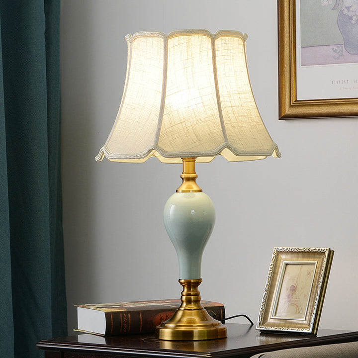 Lampe de table 1 lumière en laiton chinois traditionnel en céramique tissu en forme d&